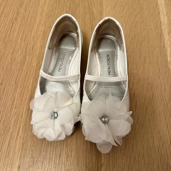 Girls white dress shoes - Picture 2 of 3